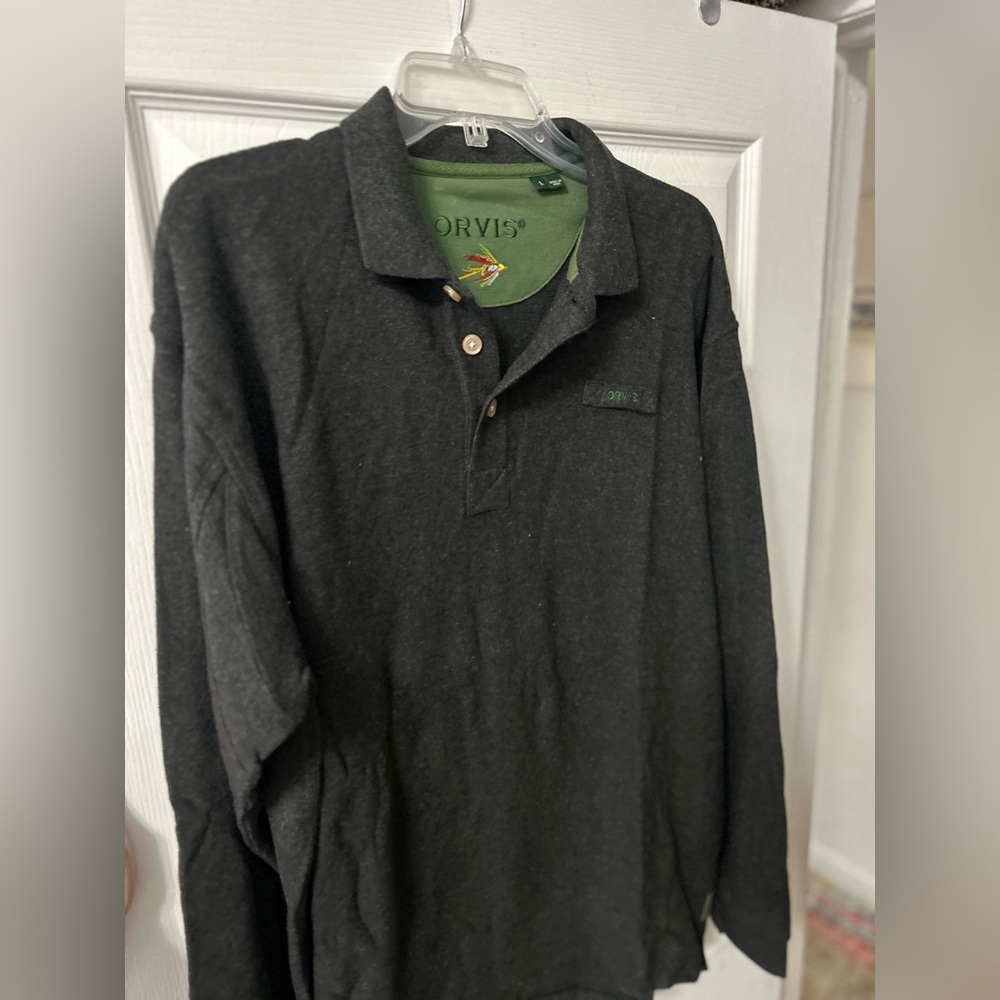 EUC- Orvis Men’s long sleeve polo - dark grey colorway. Only worn a few times